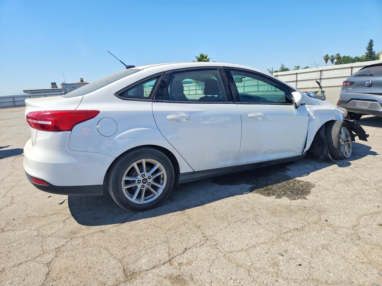 2017 FORD FOCUS SE photo 7
