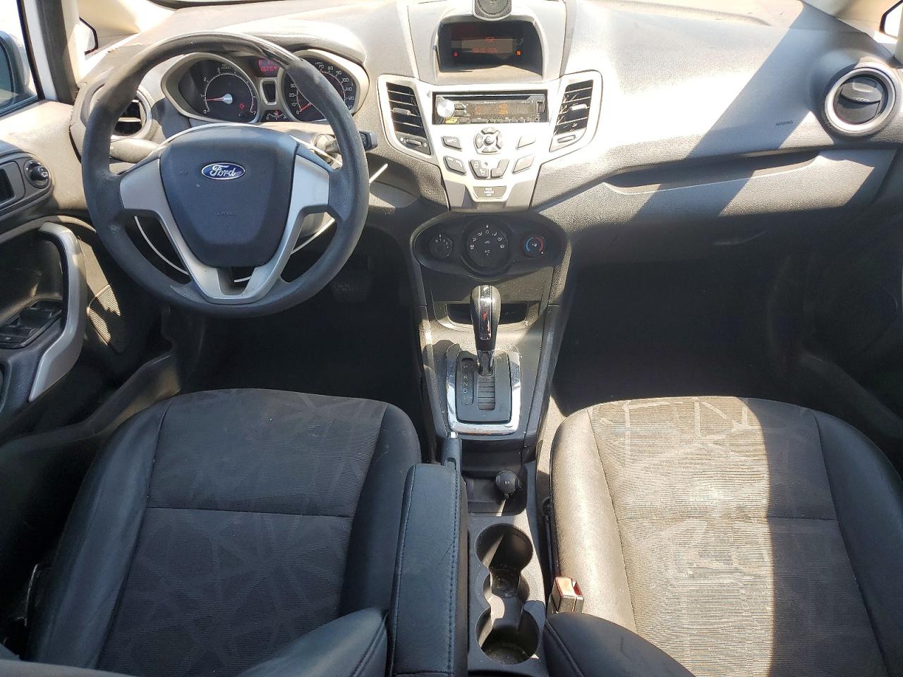 2012 FORD FIESTA SE photo 8