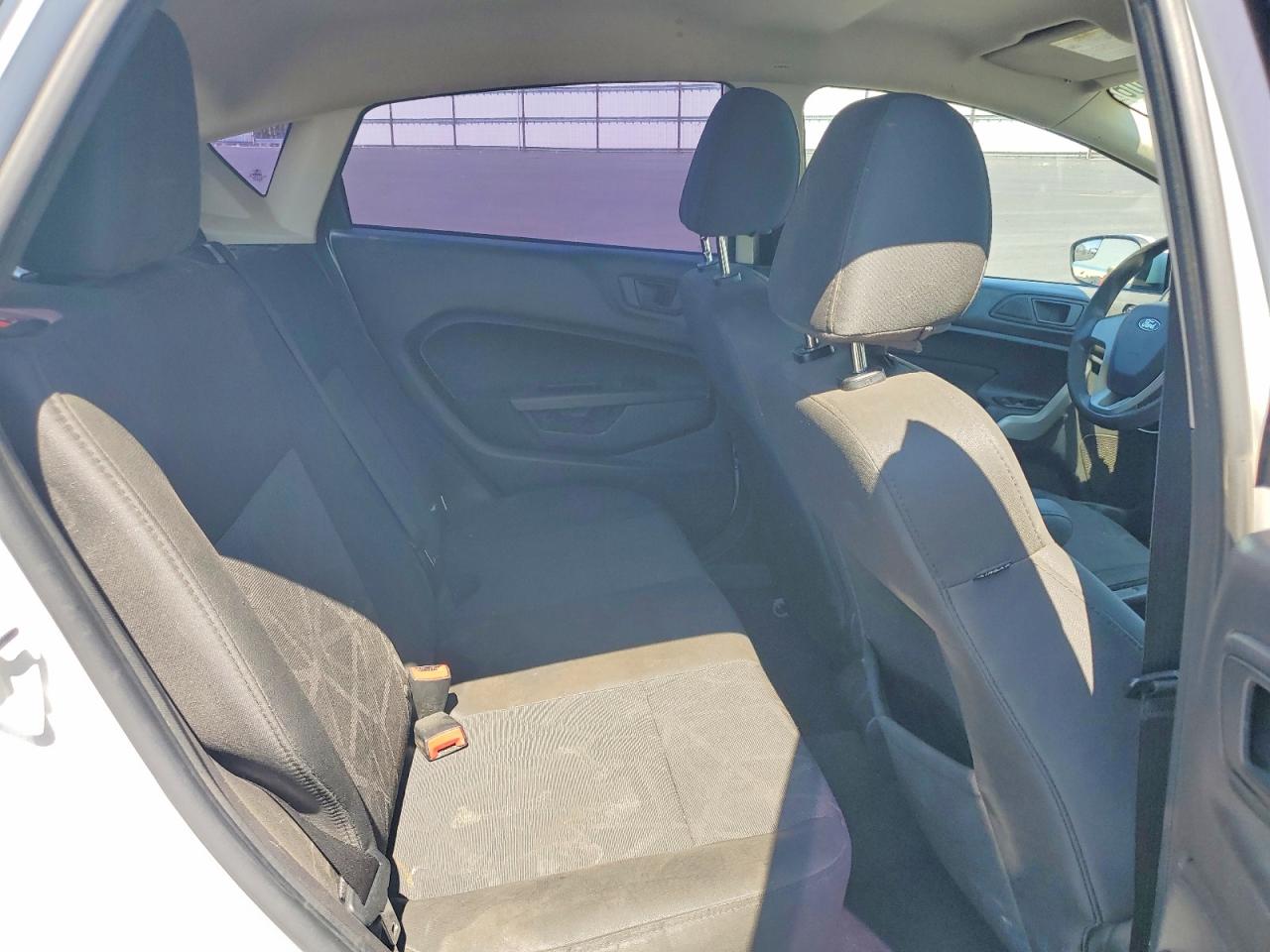 2012 FORD FIESTA SE photo 10