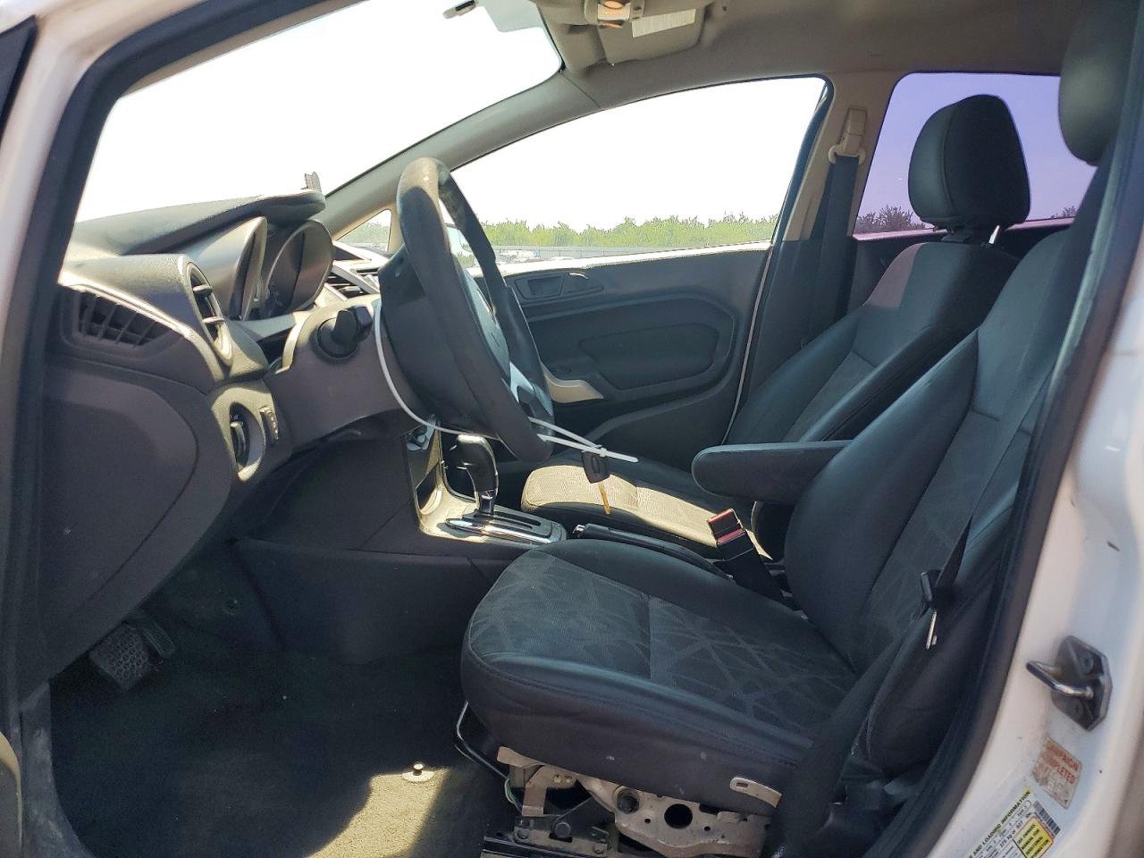 2012 FORD FIESTA SE photo 7