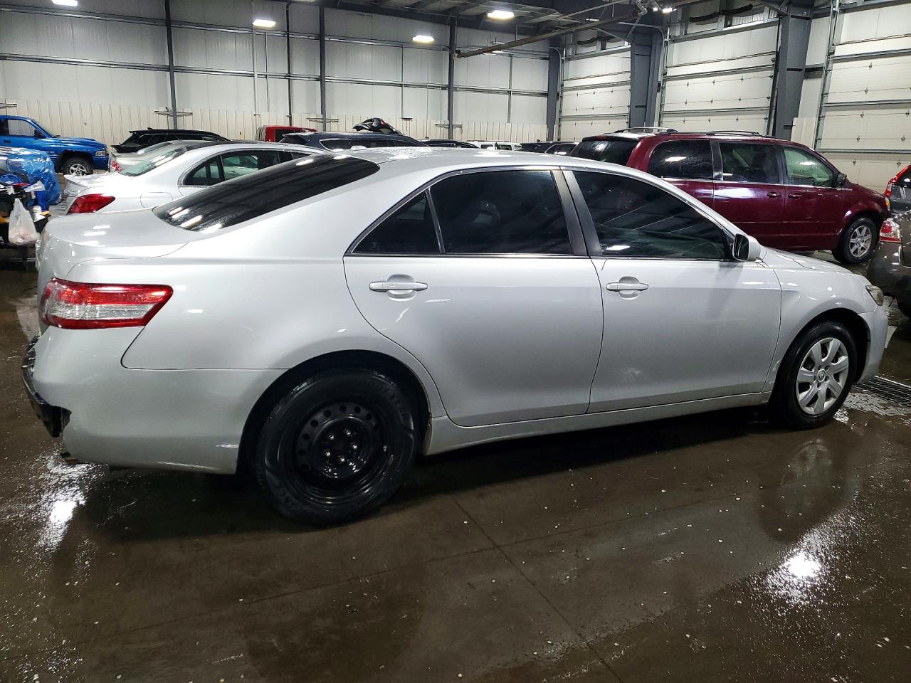 2011 TOYOTA CAMRY LE photo 5