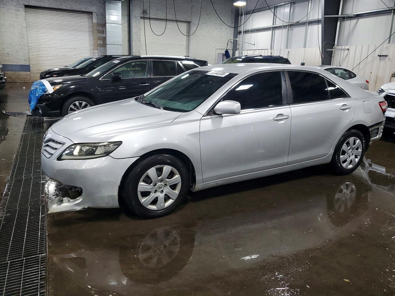 2011 TOYOTA CAMRY