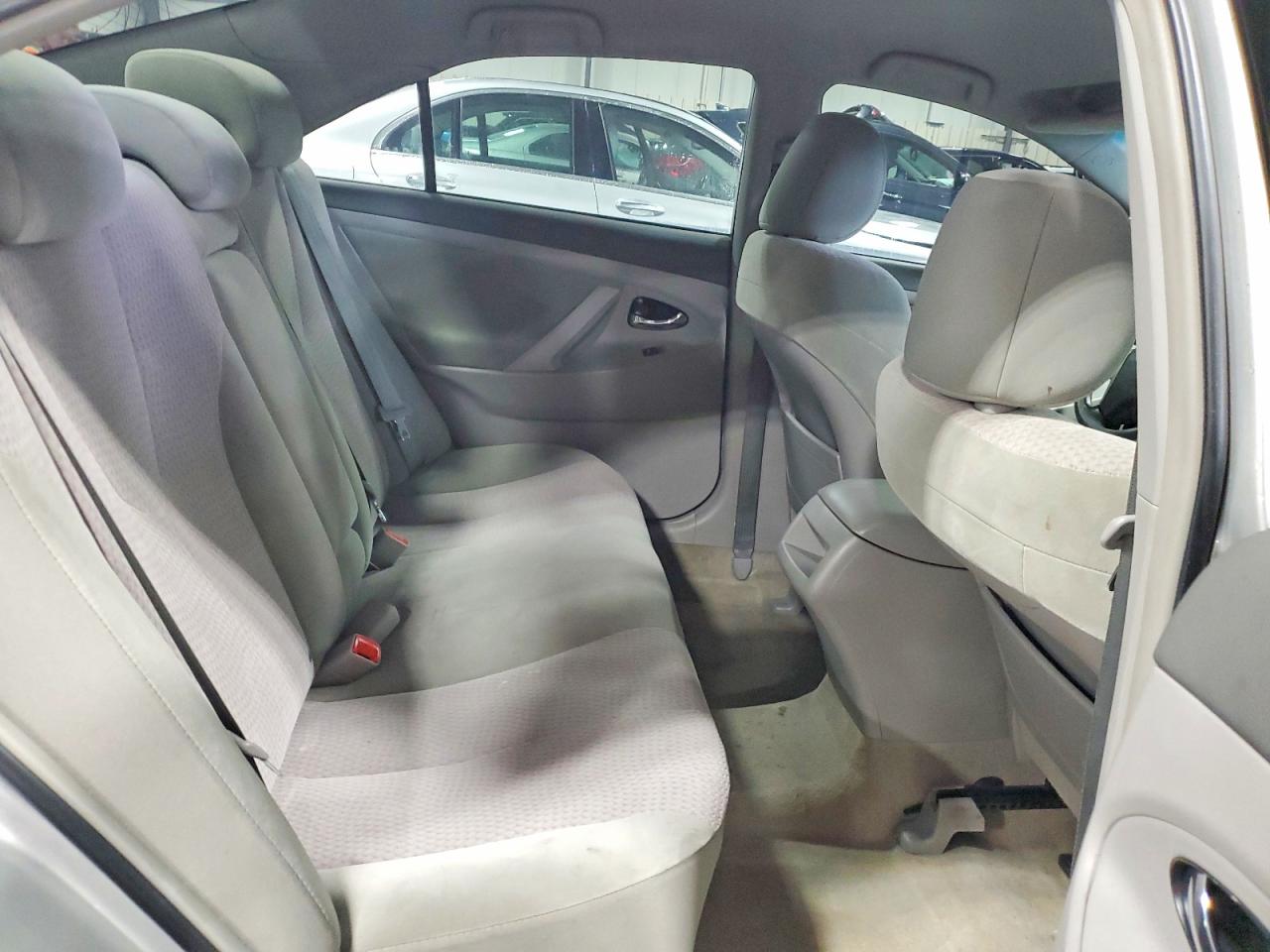 2011 TOYOTA CAMRY LE photo 19