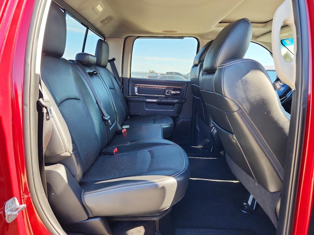 2014 RAM 1500 LARAMIE photo 28