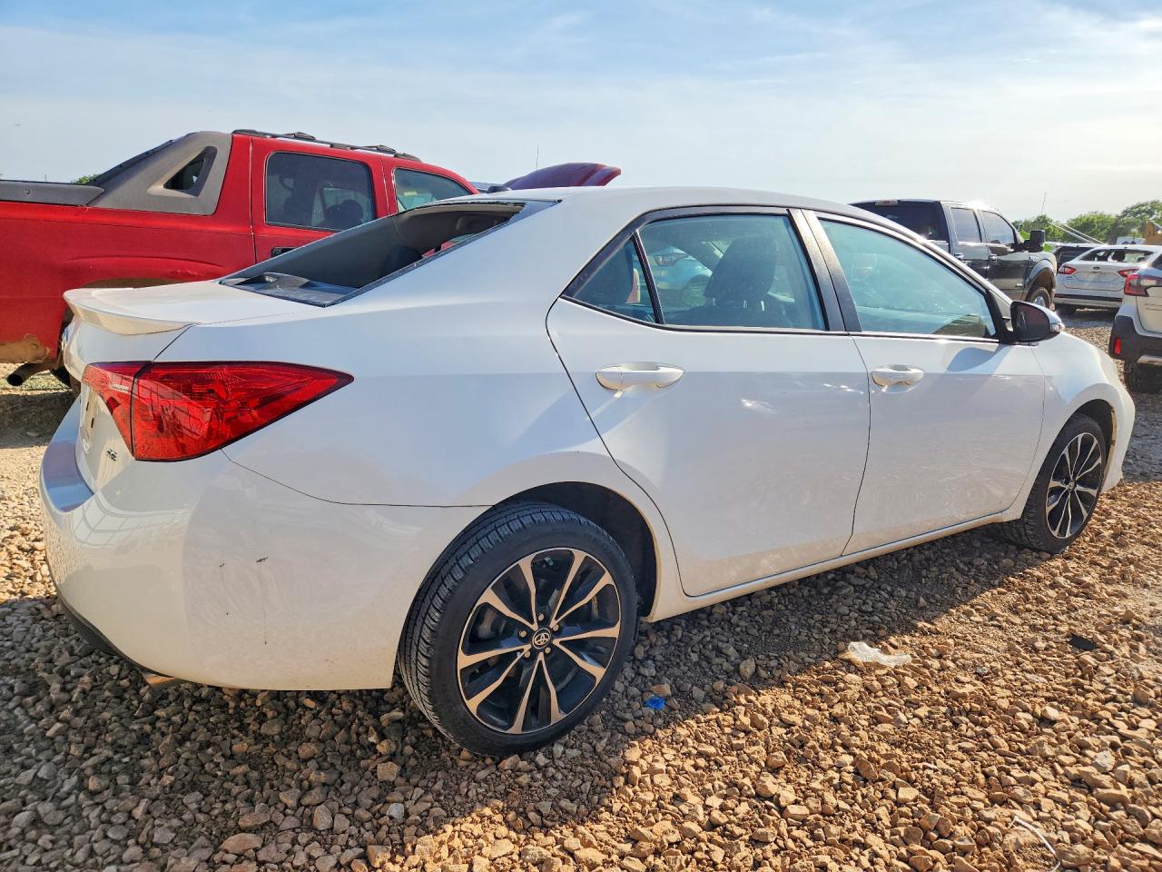 2017 TOYOTA COROLLA SE photo 7