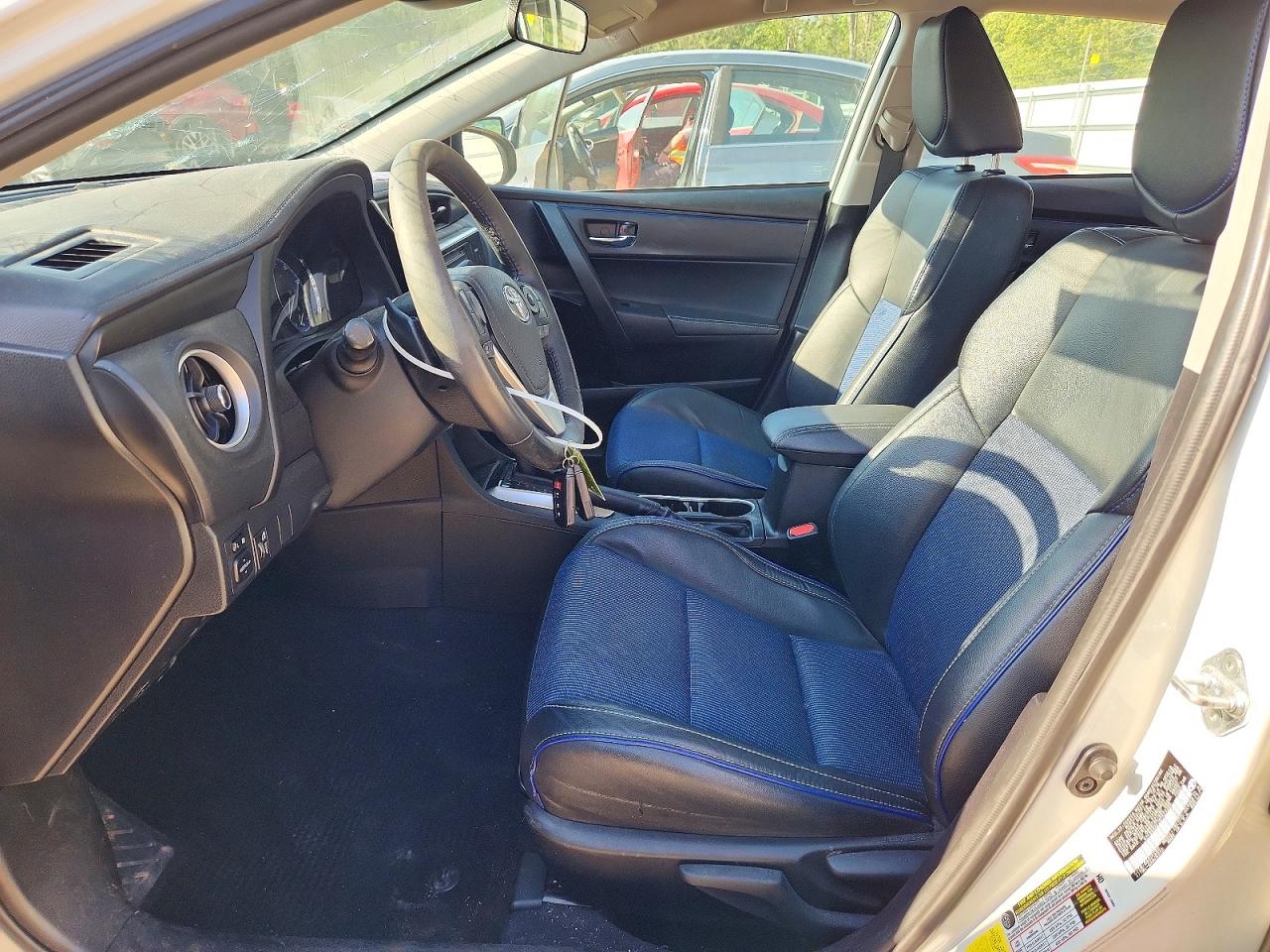 2017 TOYOTA COROLLA SE photo 19