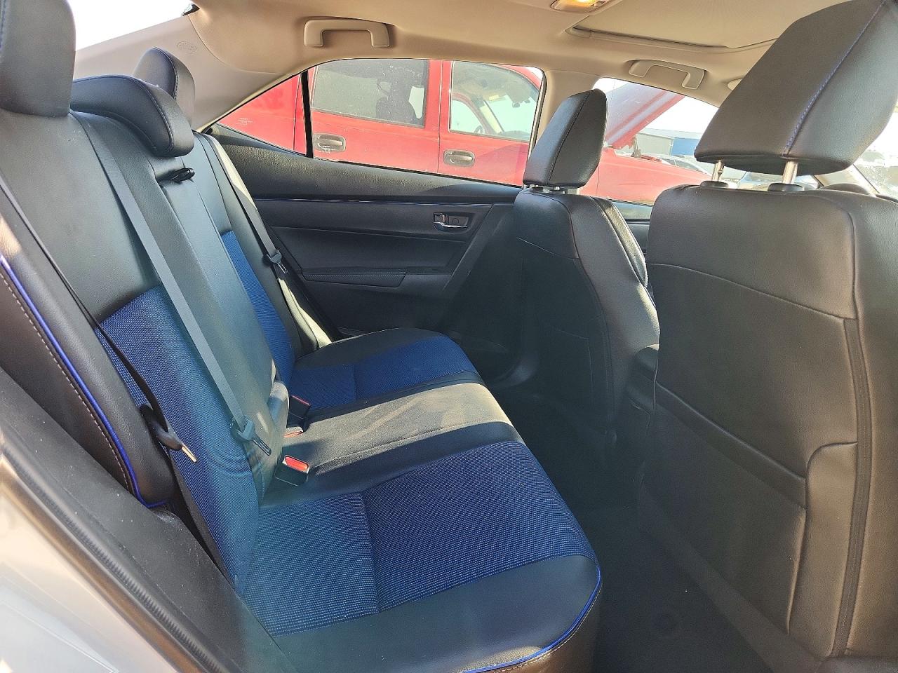 2017 TOYOTA COROLLA SE photo 28