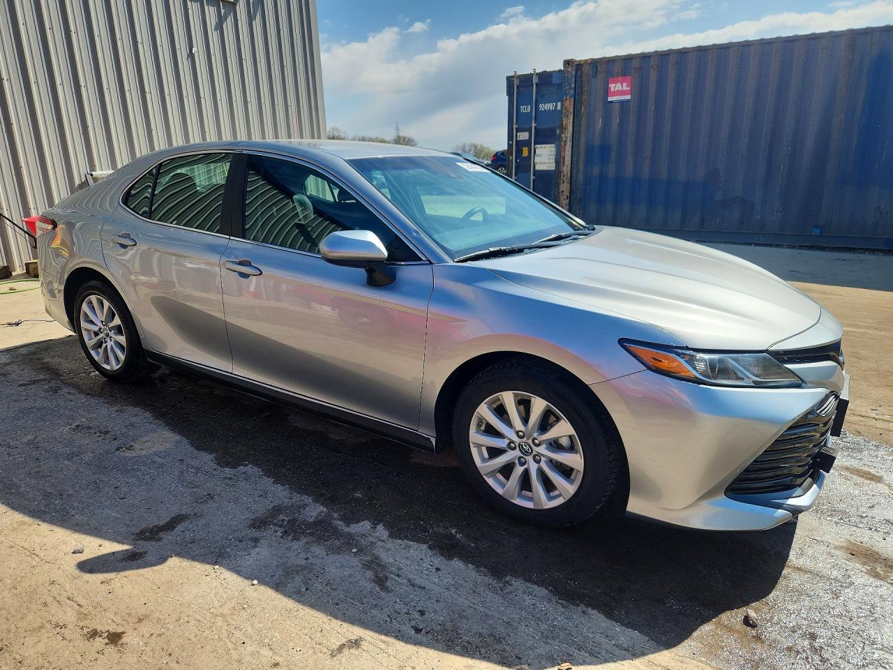 2018 TOYOTA CAMRY LE photo 10
