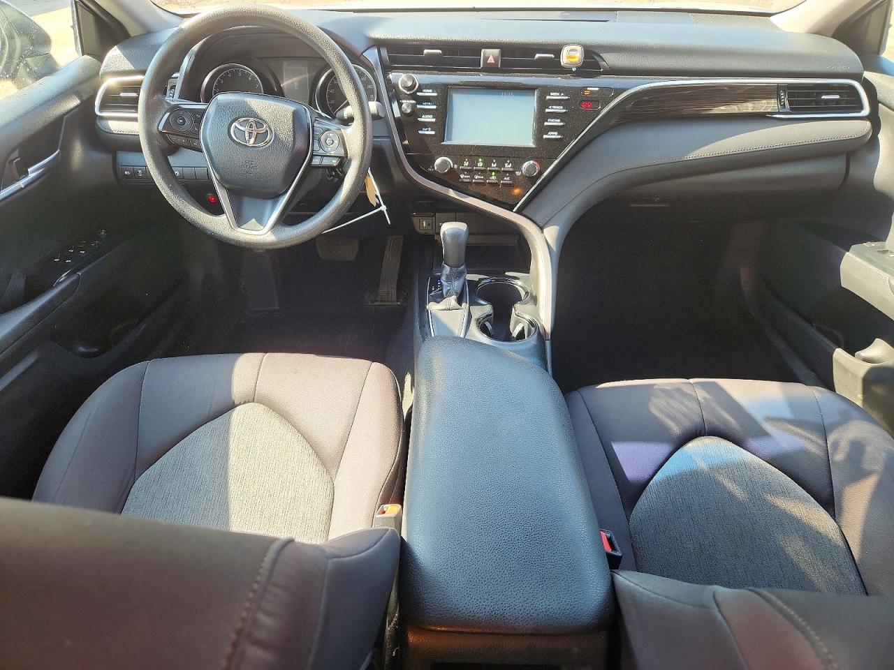 2018 TOYOTA CAMRY LE photo 22