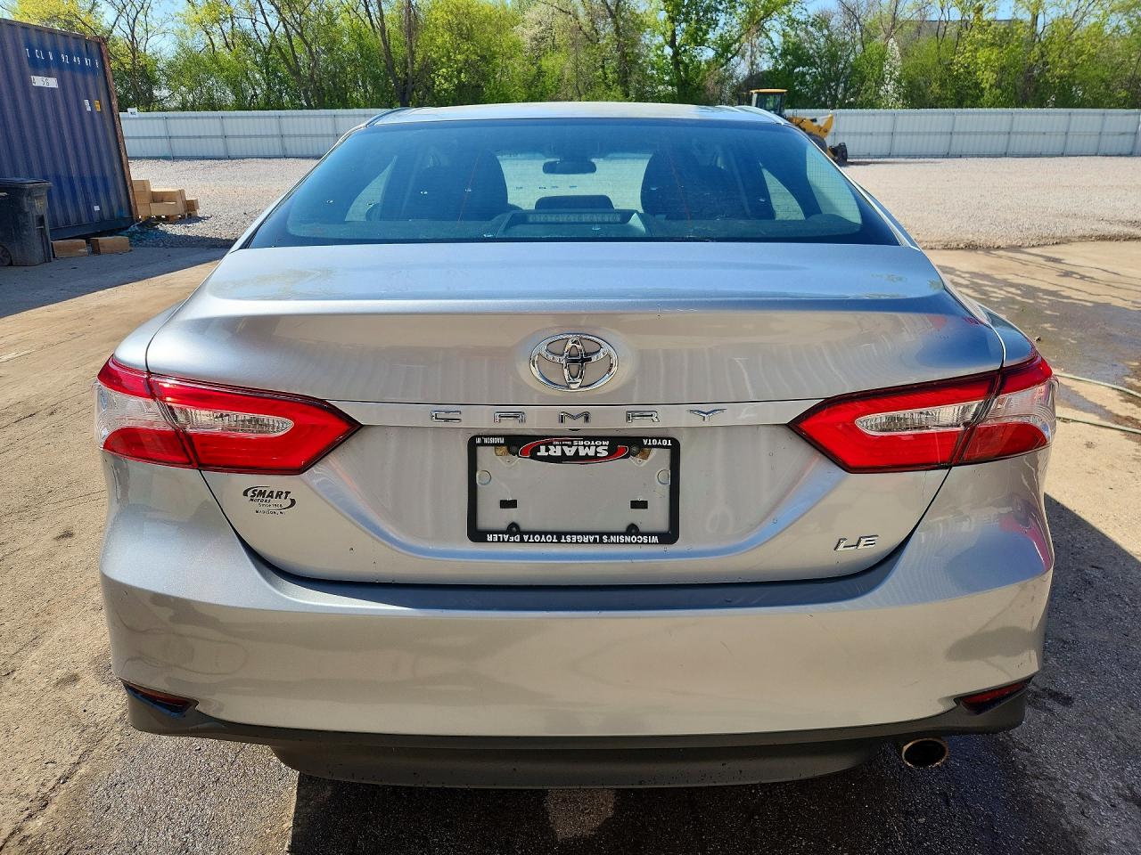 2018 TOYOTA CAMRY LE photo 16