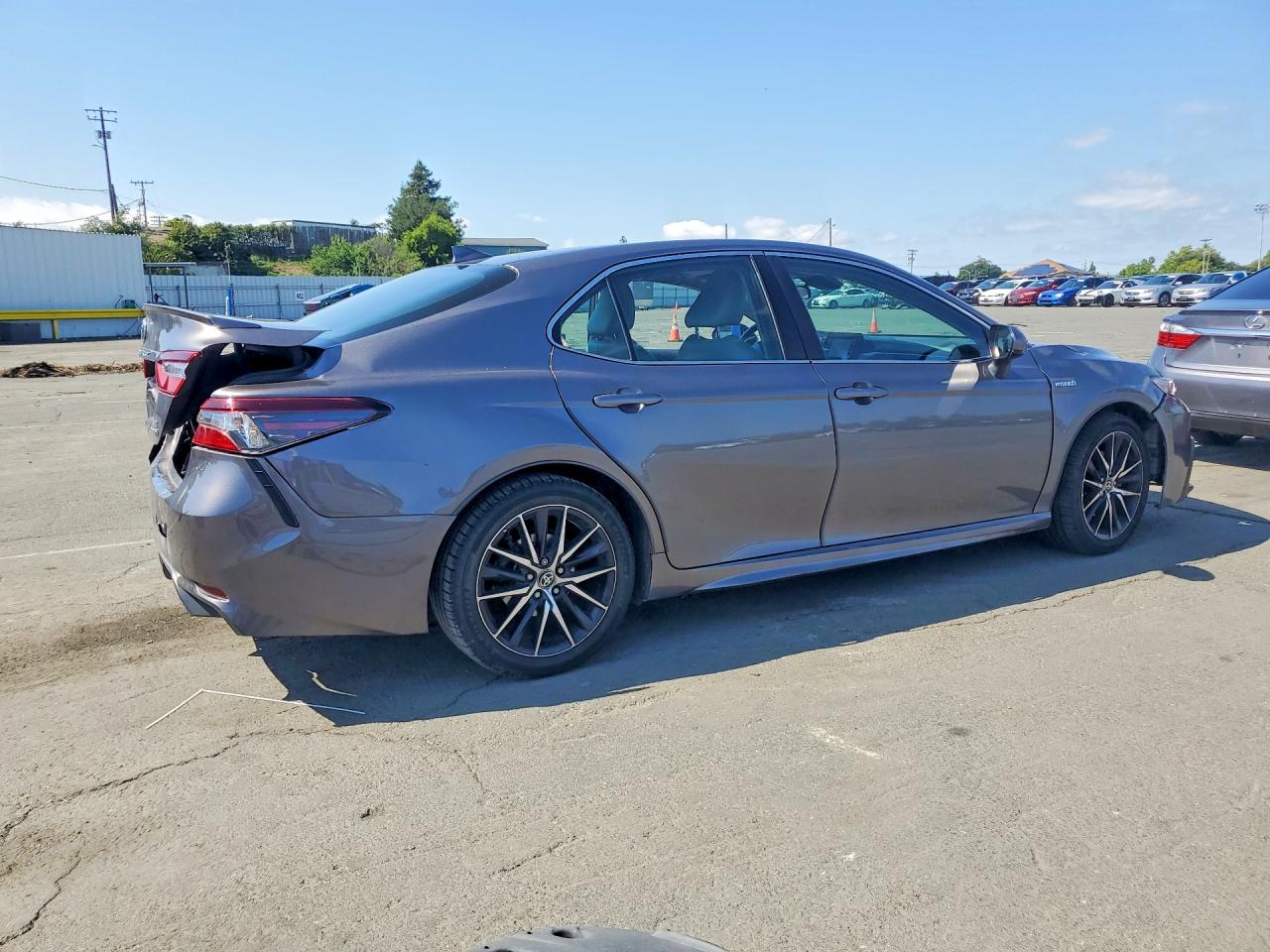 2021 TOYOTA CAMRY SE photo 5