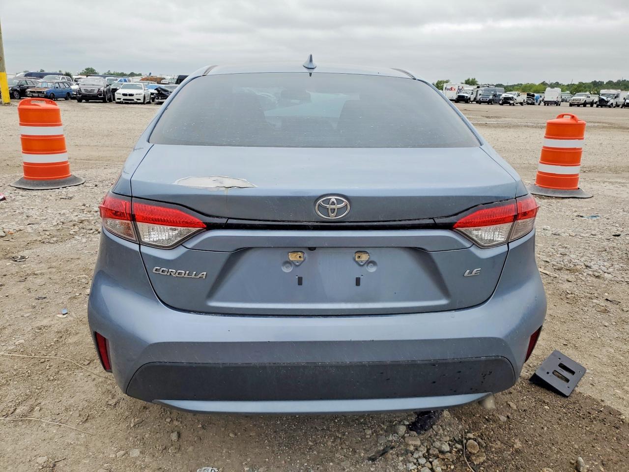 2020 TOYOTA COROLLA LE photo 11