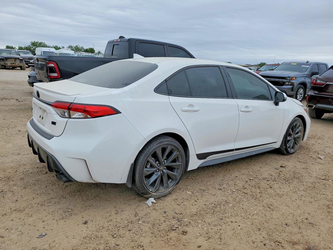 2025 TOYOTA COROLLA SE photo 5