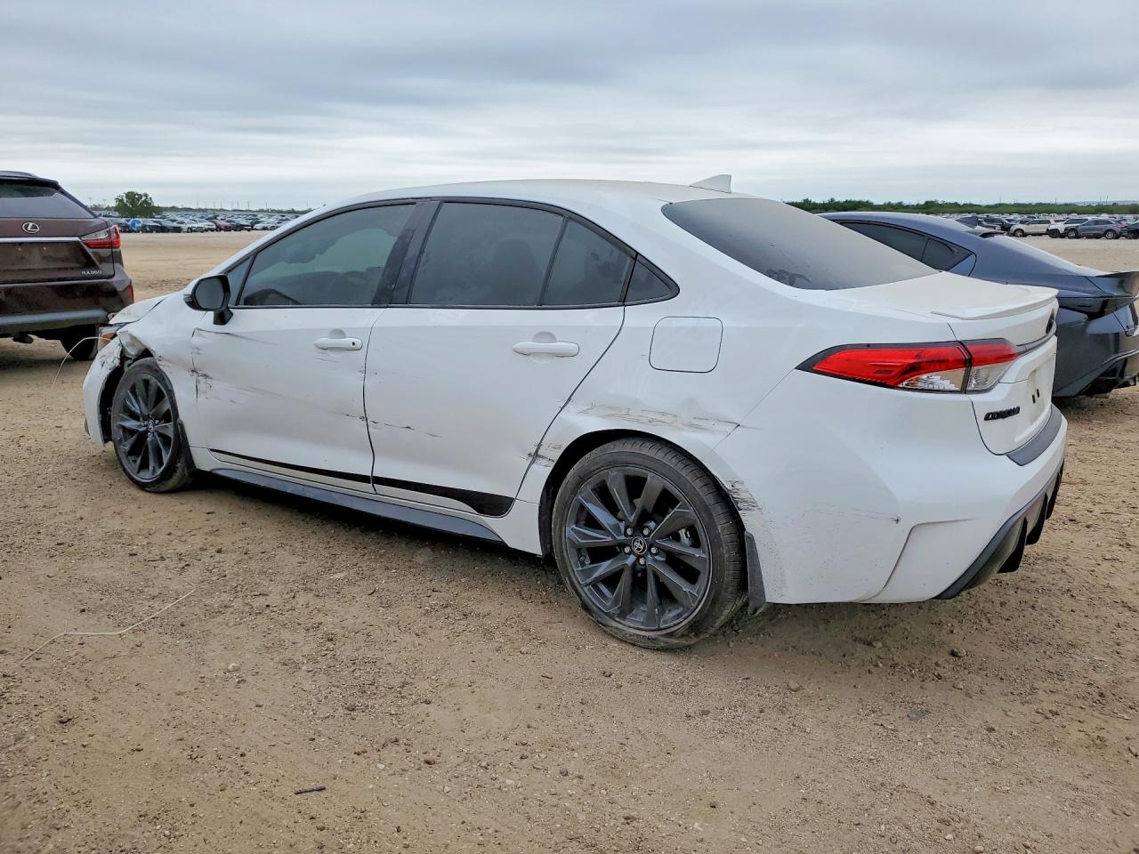 2025 TOYOTA COROLLA SE photo 3