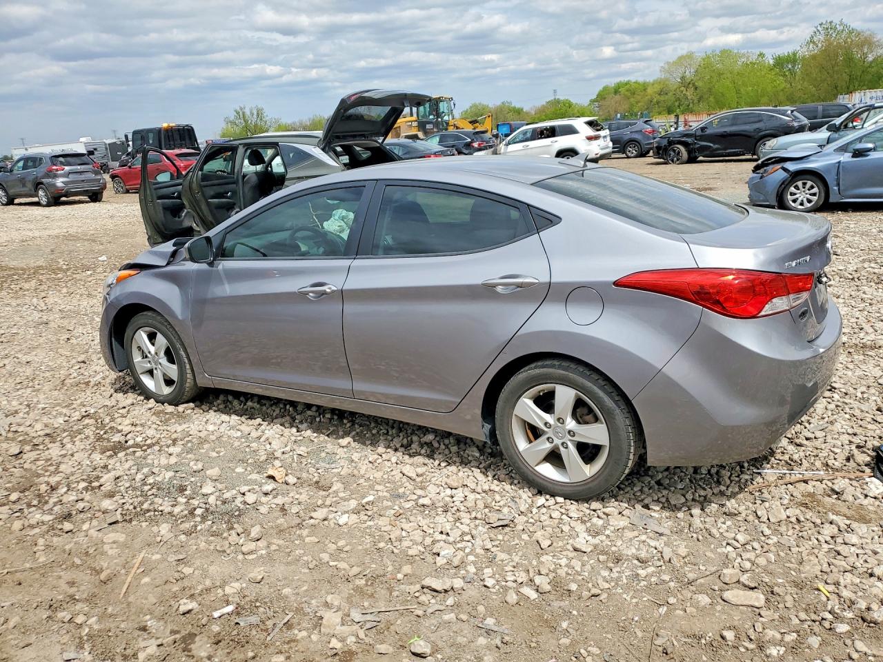 2013 HYUNDAI ELANTRA GLS photo 3