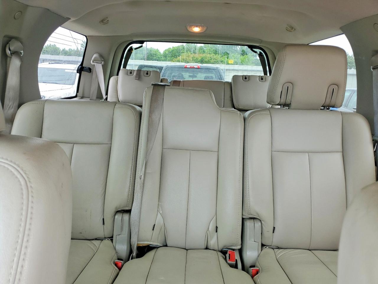 2011 FORD EXPEDITION XLT photo 28