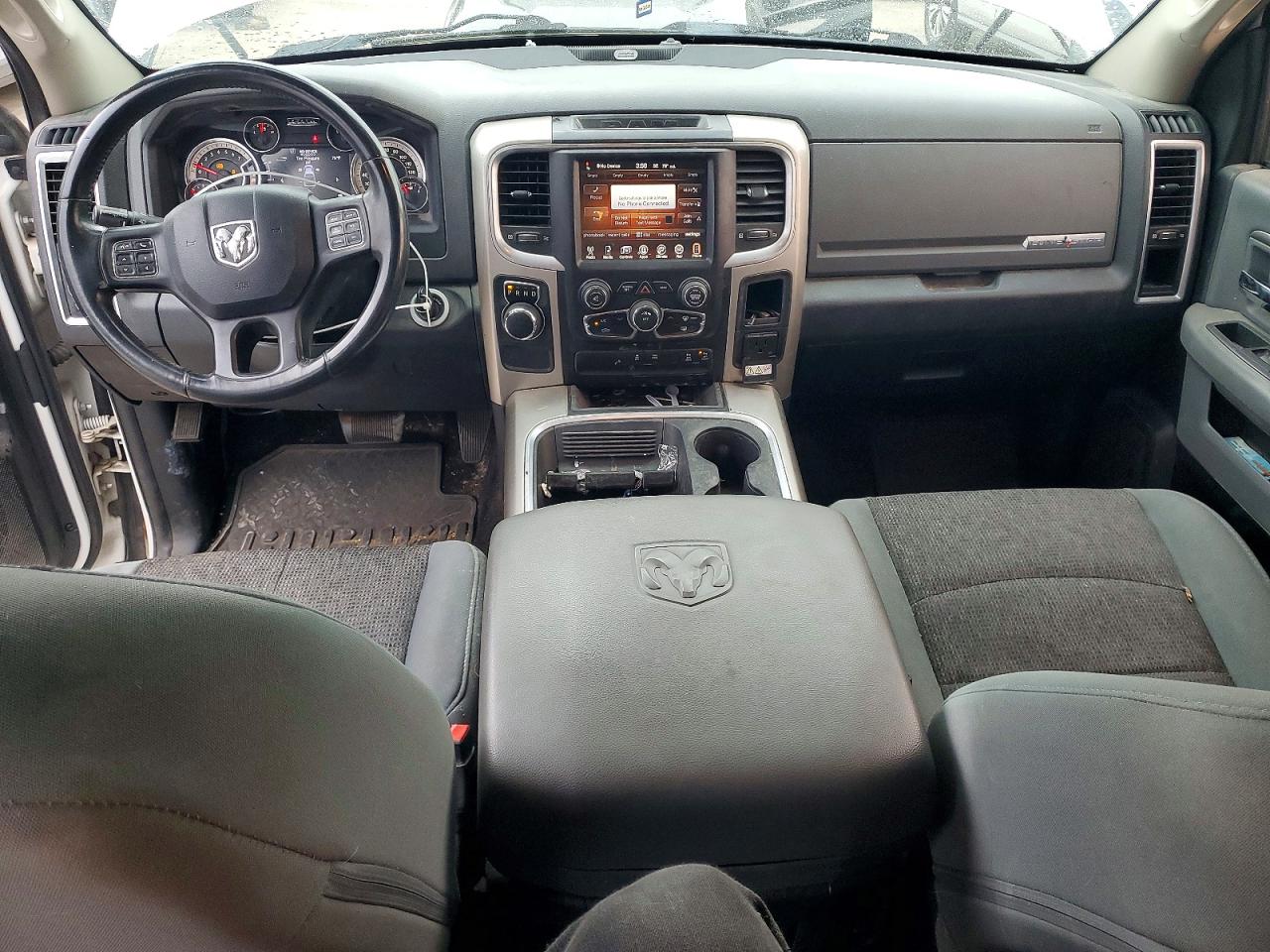2016 RAM 1500 SLT photo 22