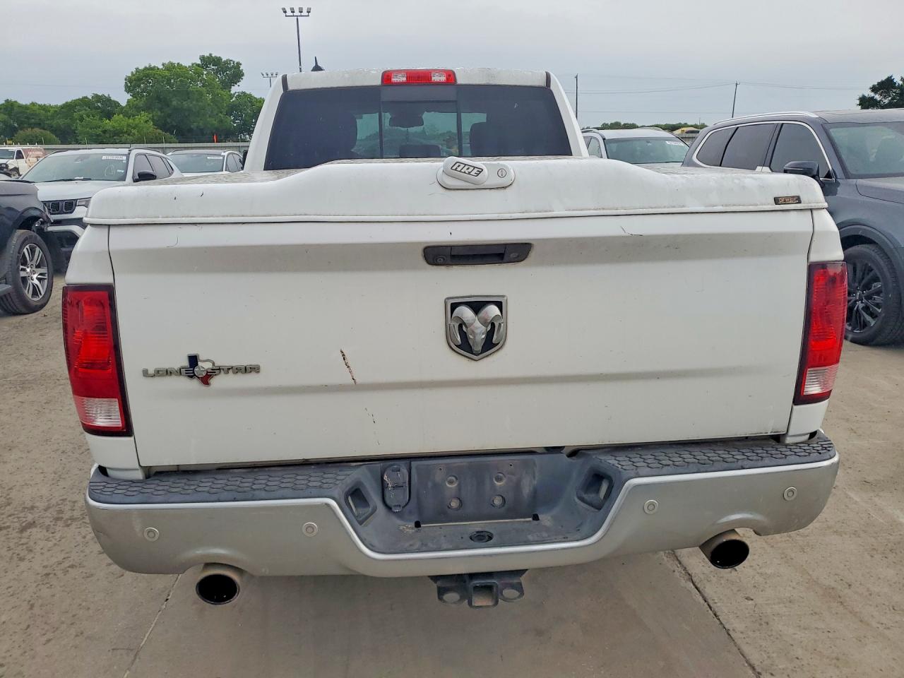 2016 RAM 1500 SLT photo 16