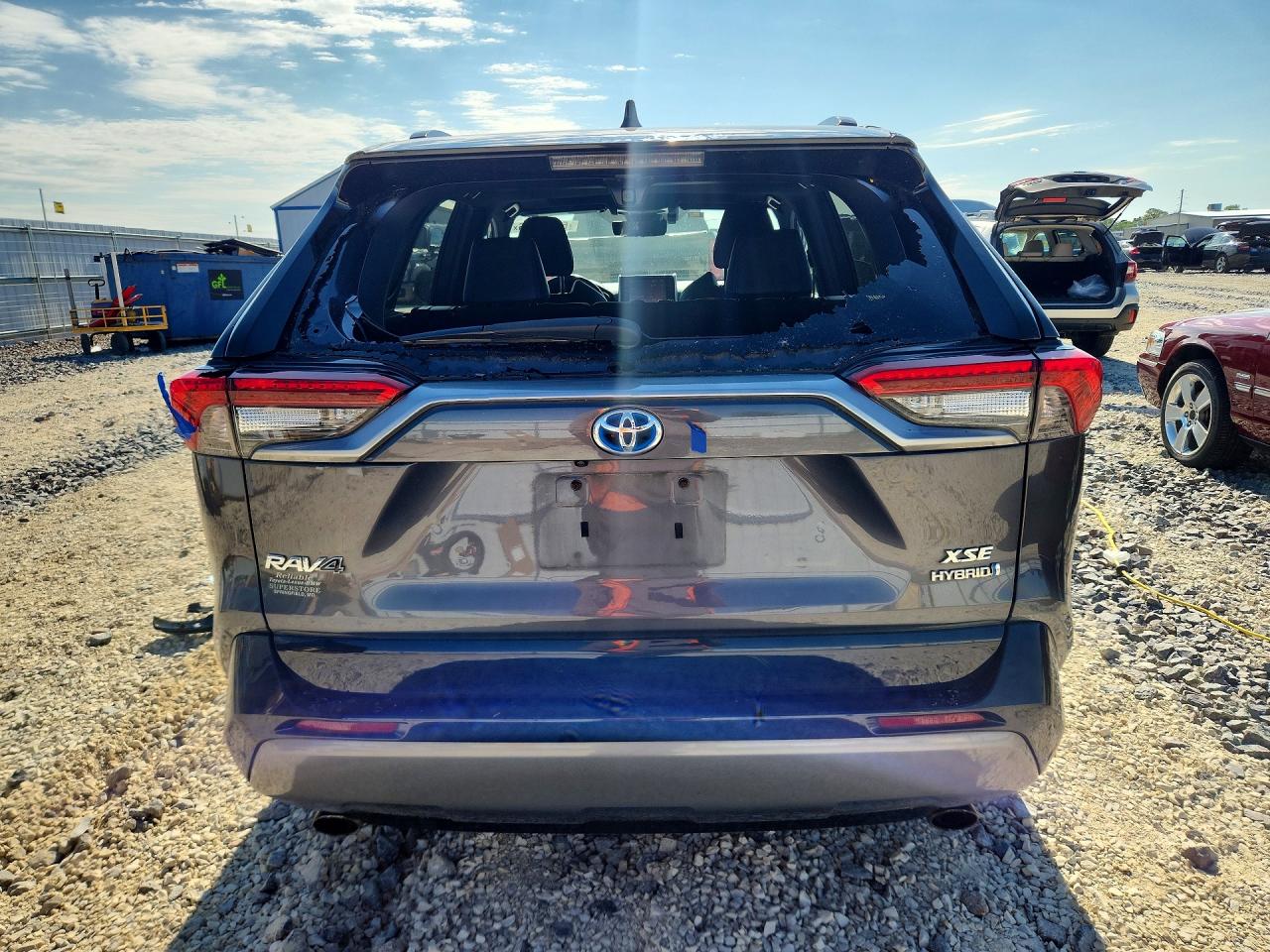 2021 TOYOTA RAV4 XSE photo 11