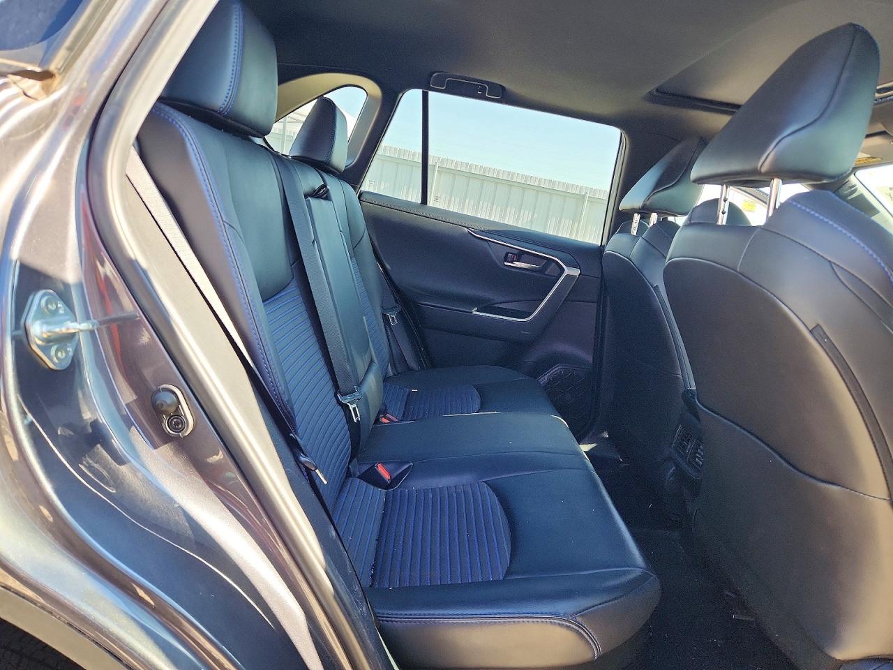 2021 TOYOTA RAV4 XSE photo 21