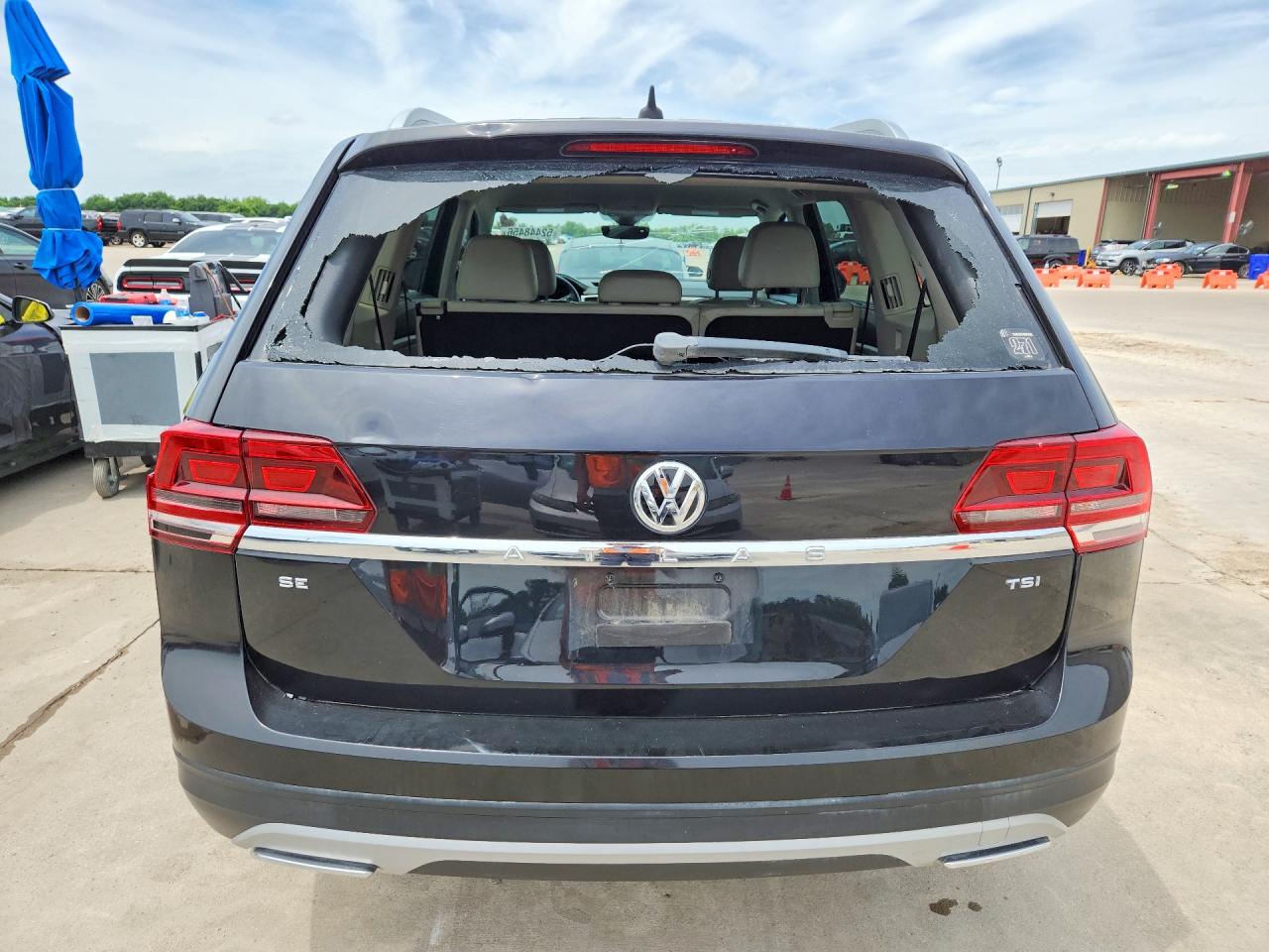 2018 VOLKSWAGEN ATLAS SE photo 11