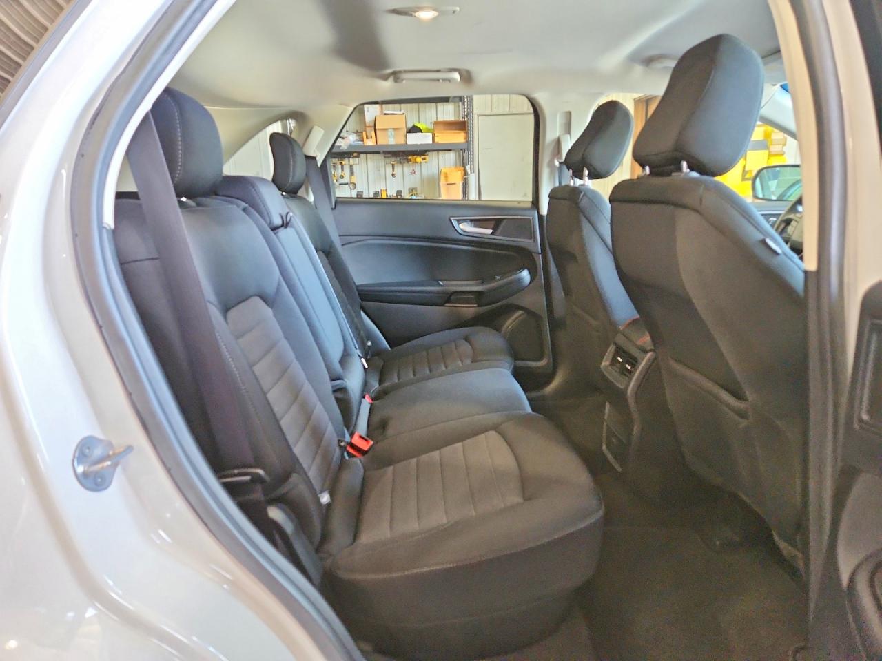 2020 FORD EDGE SE photo 28