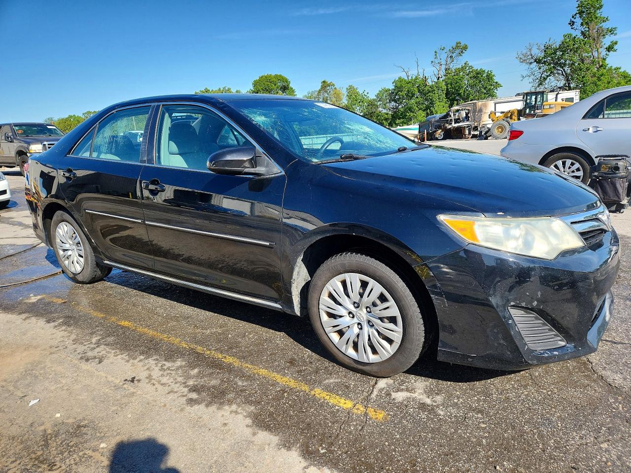 2012 TOYOTA CAMRY LE photo 4
