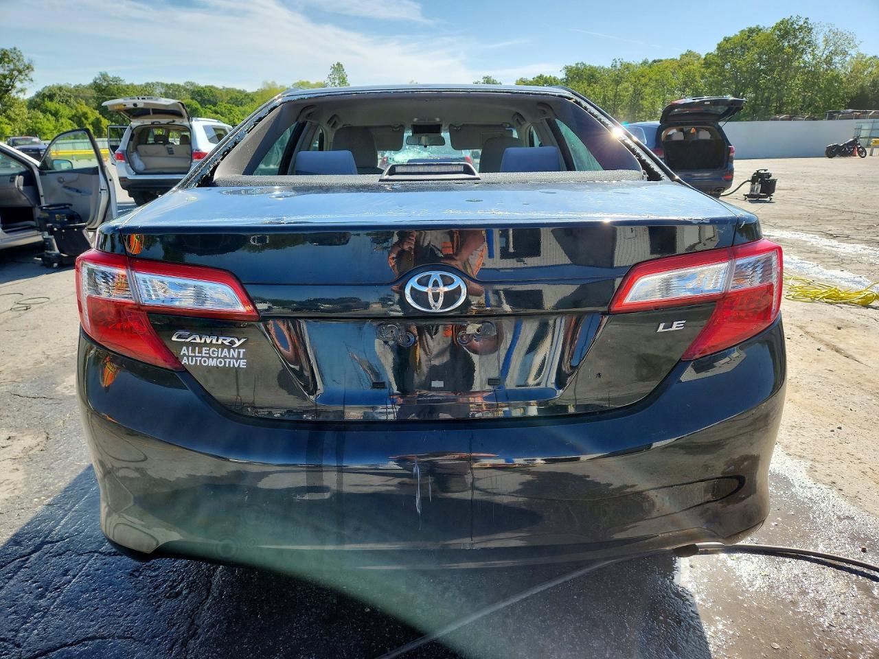 2012 TOYOTA CAMRY LE photo 6