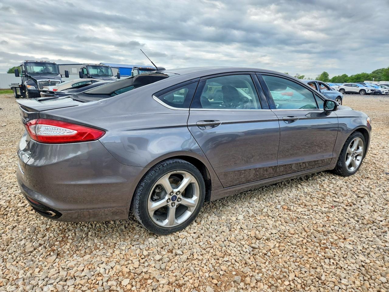2014 FORD FUSION SE photo 5