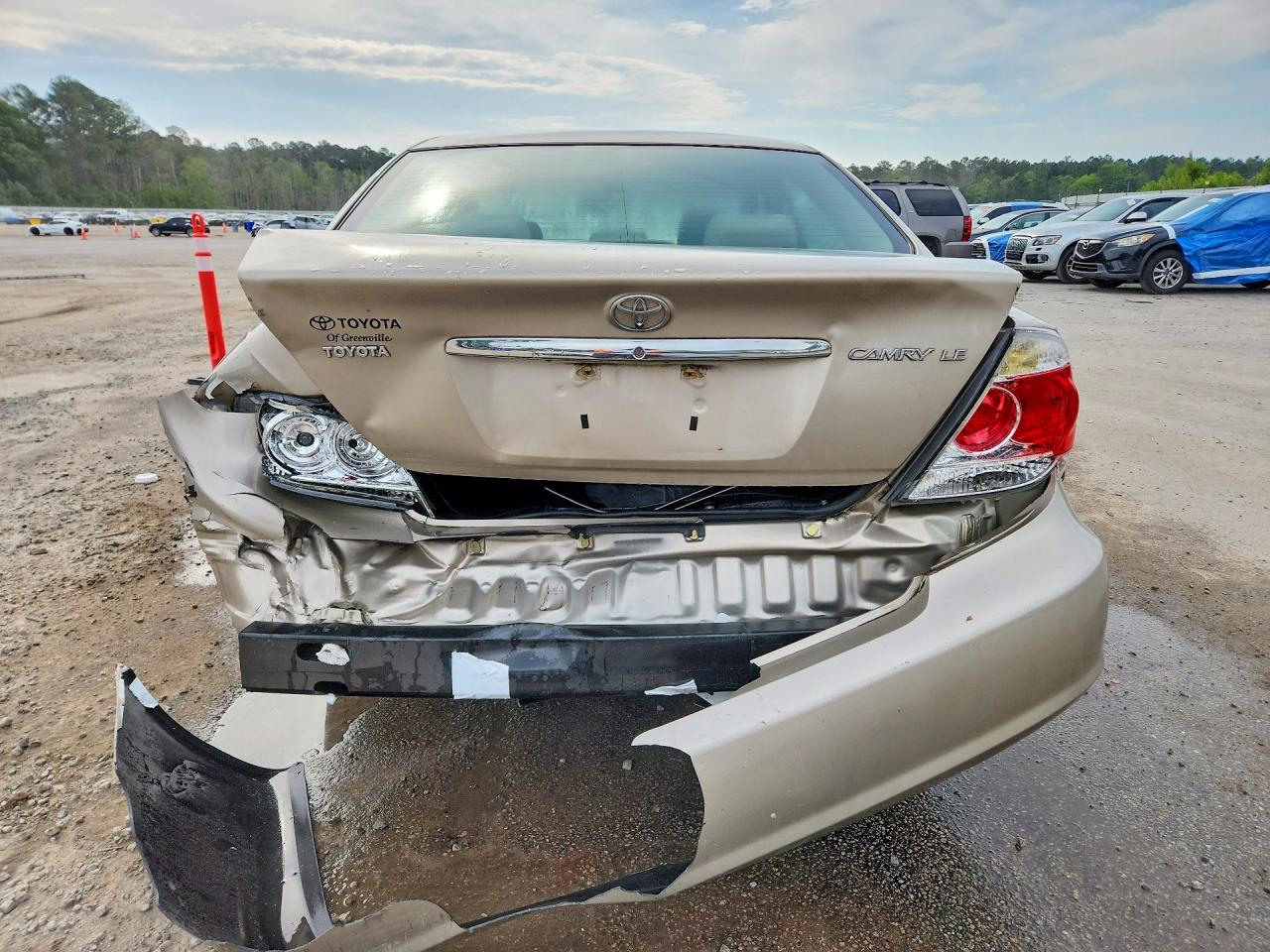 2005 TOYOTA CAMRY LE photo 16