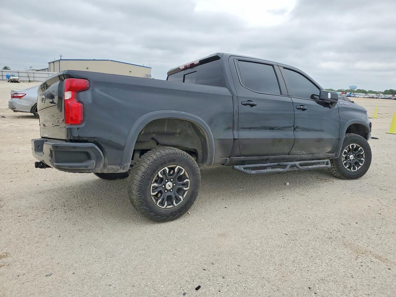 2023 CHEVROLET SILVERADO K1500 ZR2 photo 3