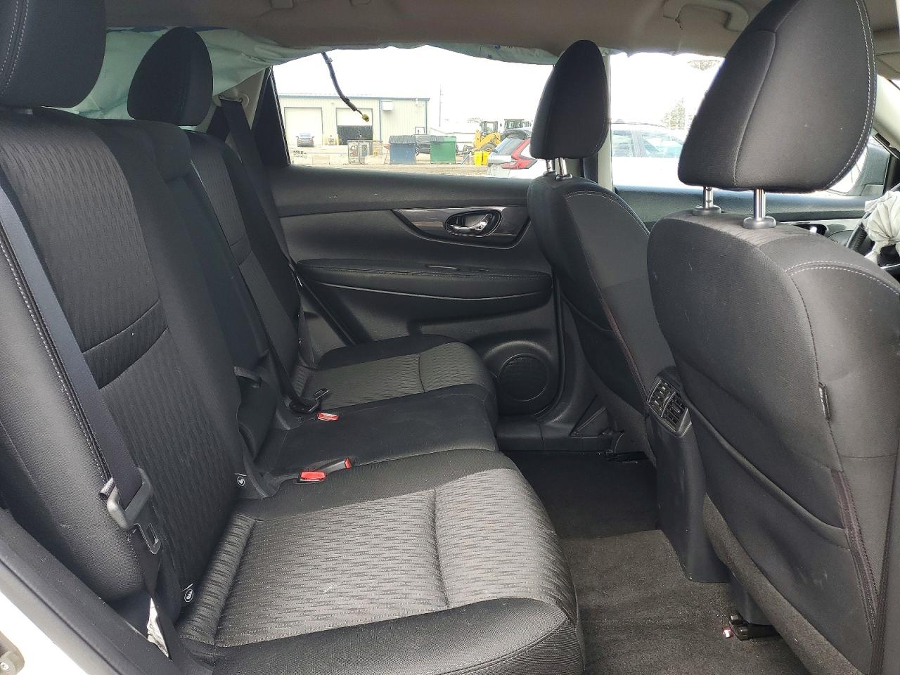 2017 NISSAN ROGUE SV photo 28