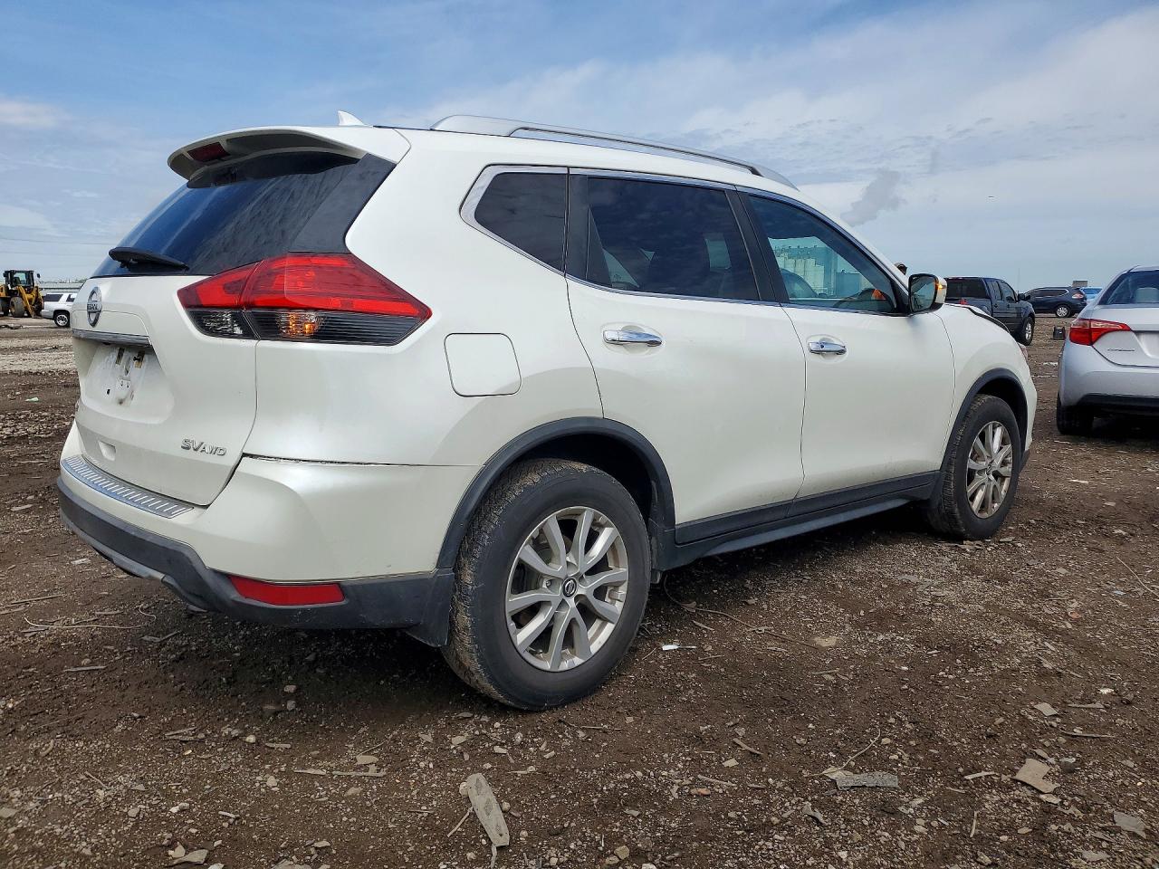 2017 NISSAN ROGUE SV photo 7