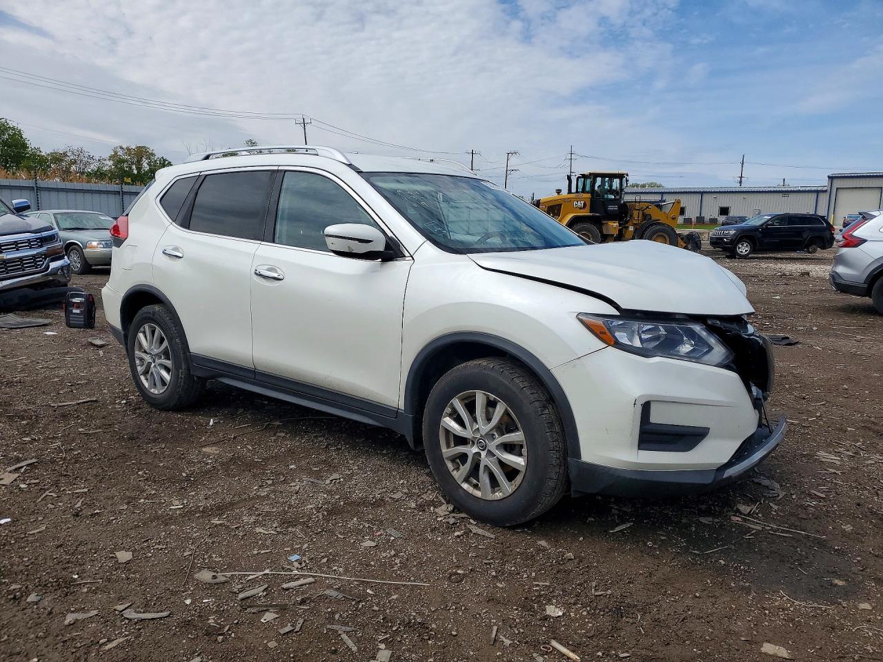 2017 NISSAN ROGUE SV photo 10