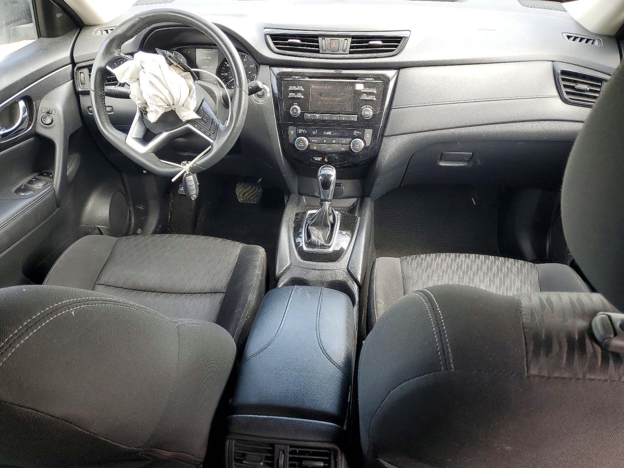 2017 NISSAN ROGUE SV photo 22
