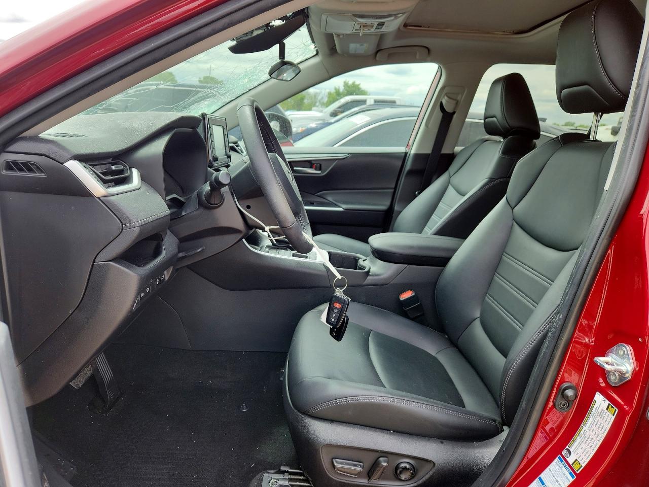2022 TOYOTA RAV4 XLE PREMIUM photo 13