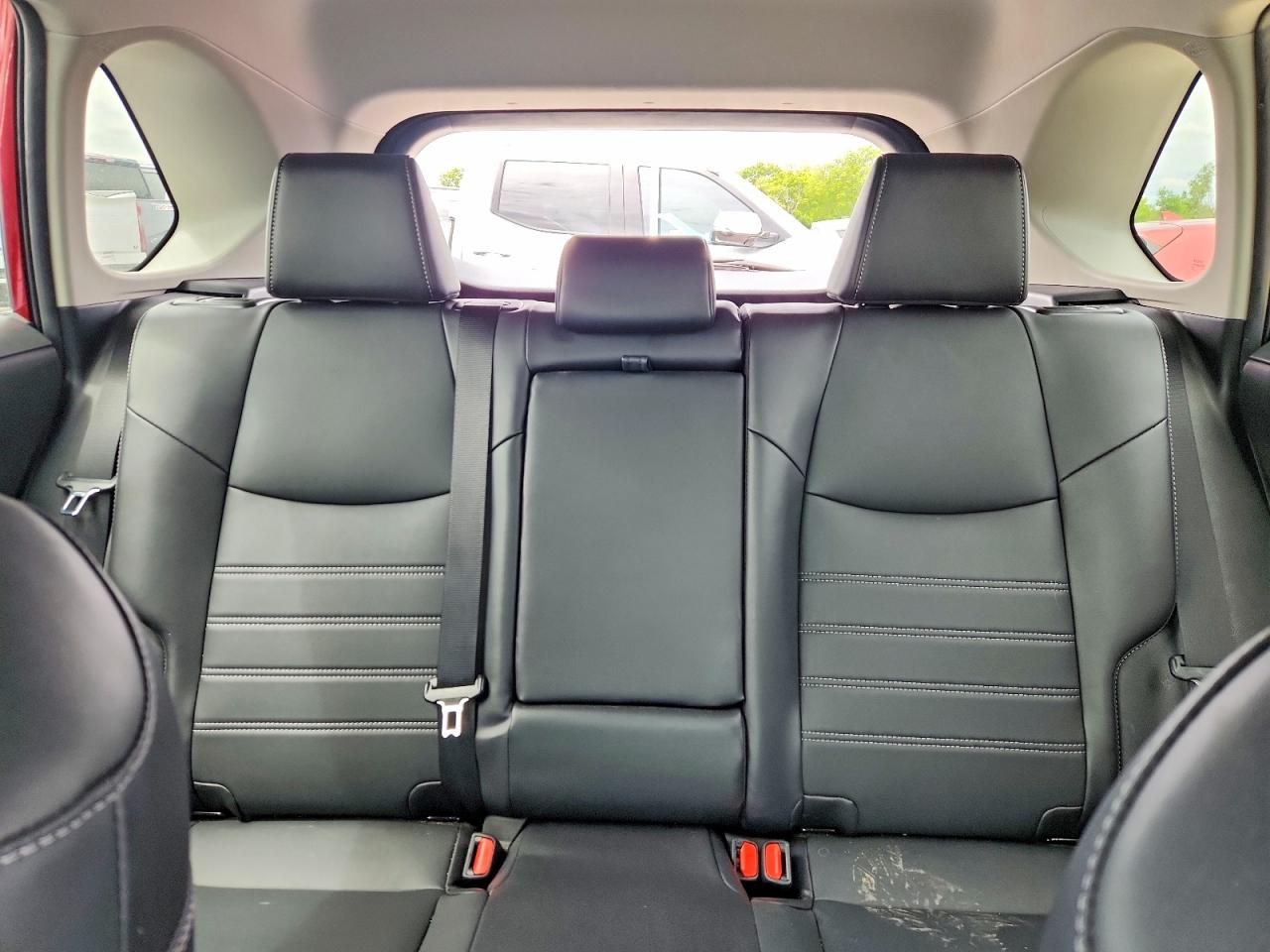2022 TOYOTA RAV4 XLE PREMIUM photo 19