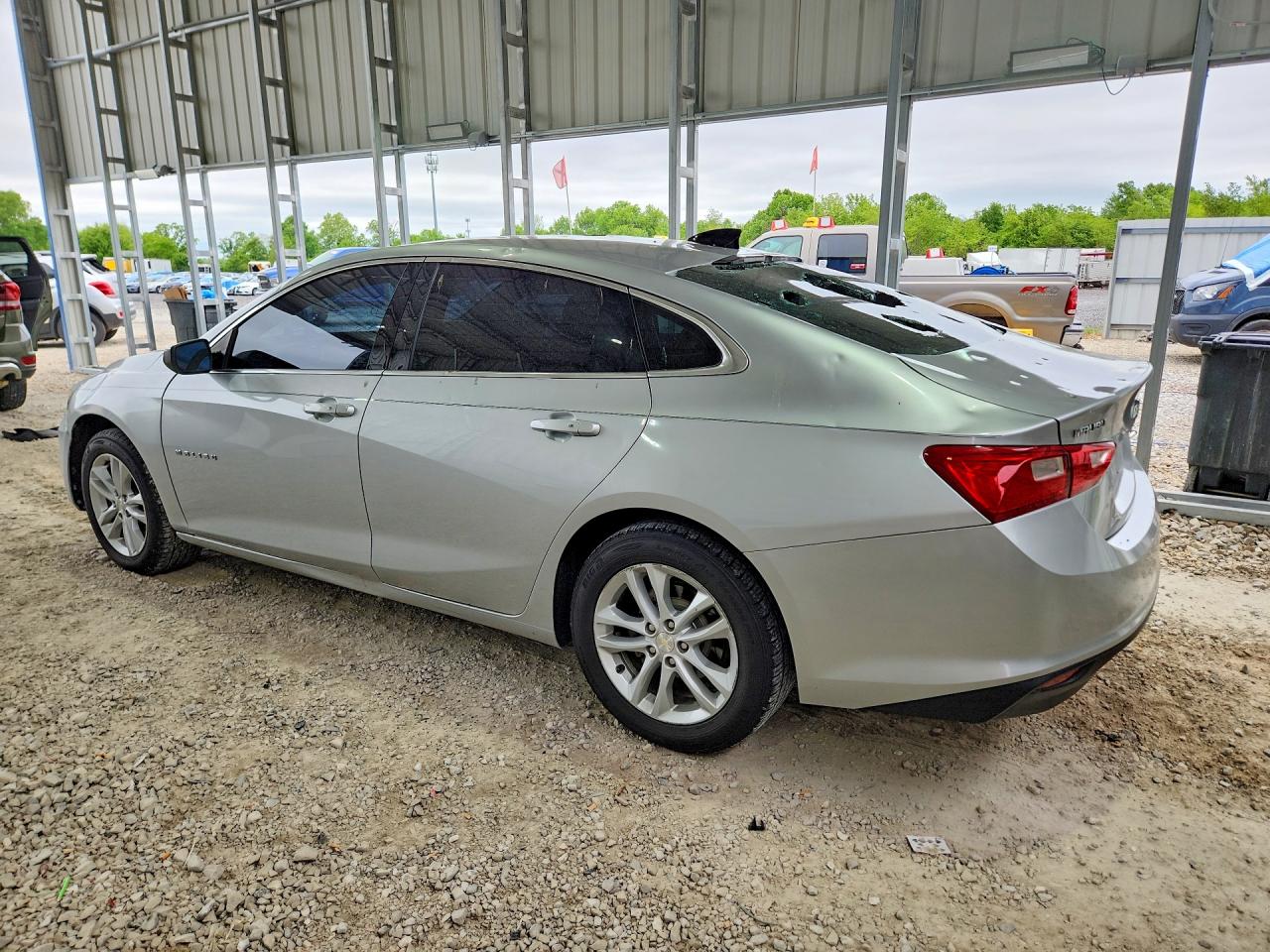 2018 CHEVROLET MALIBU LT photo 3