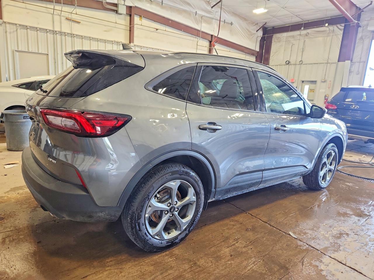 2025 FORD ESCAPE ST LINE photo 5