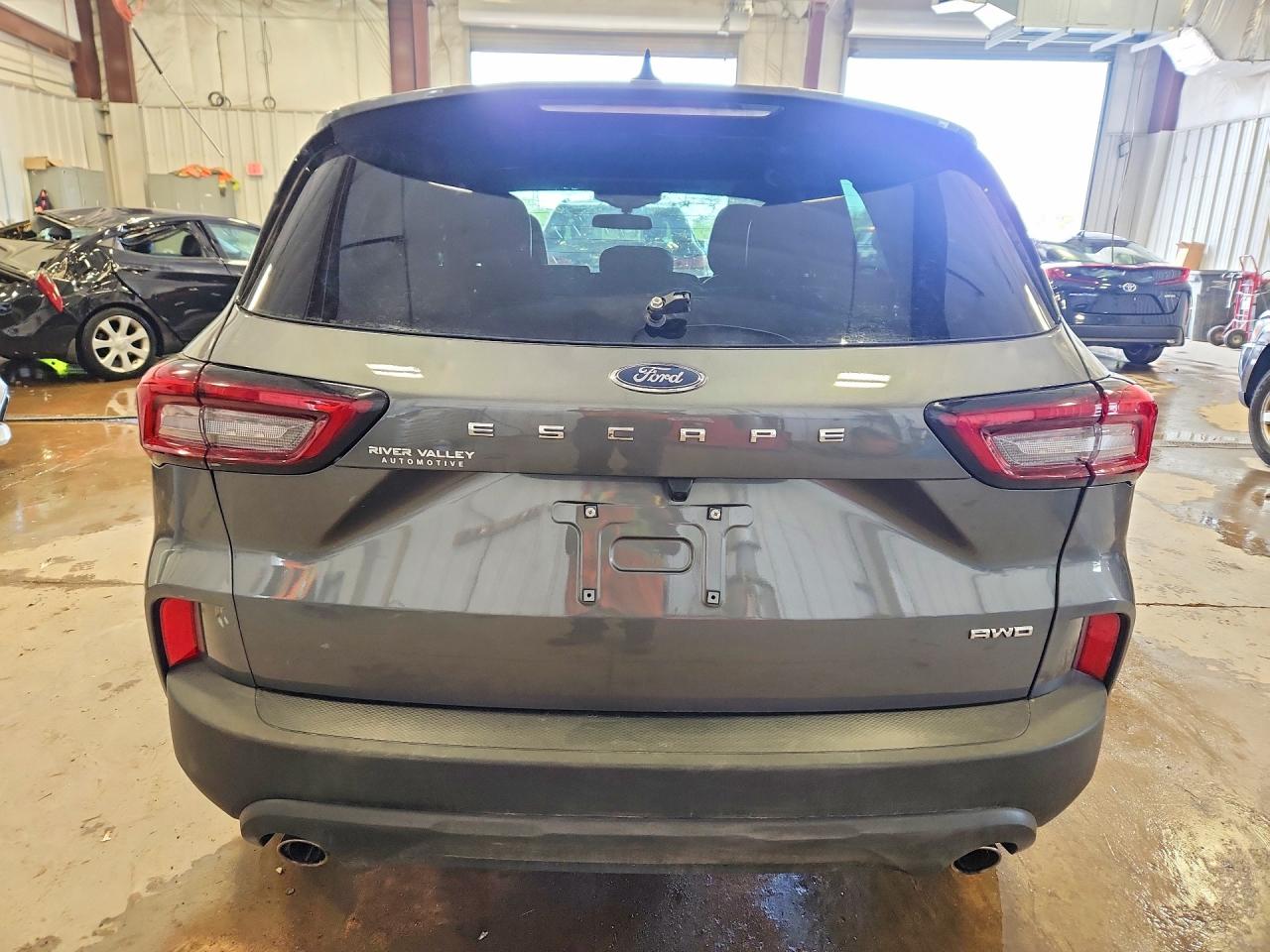 2025 FORD ESCAPE ST LINE photo 11