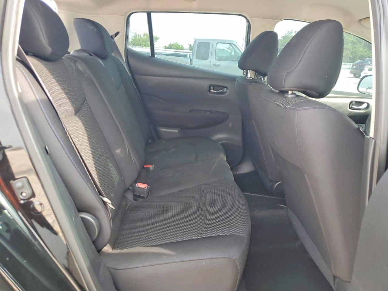 2017 NISSAN LEAF S photo 19