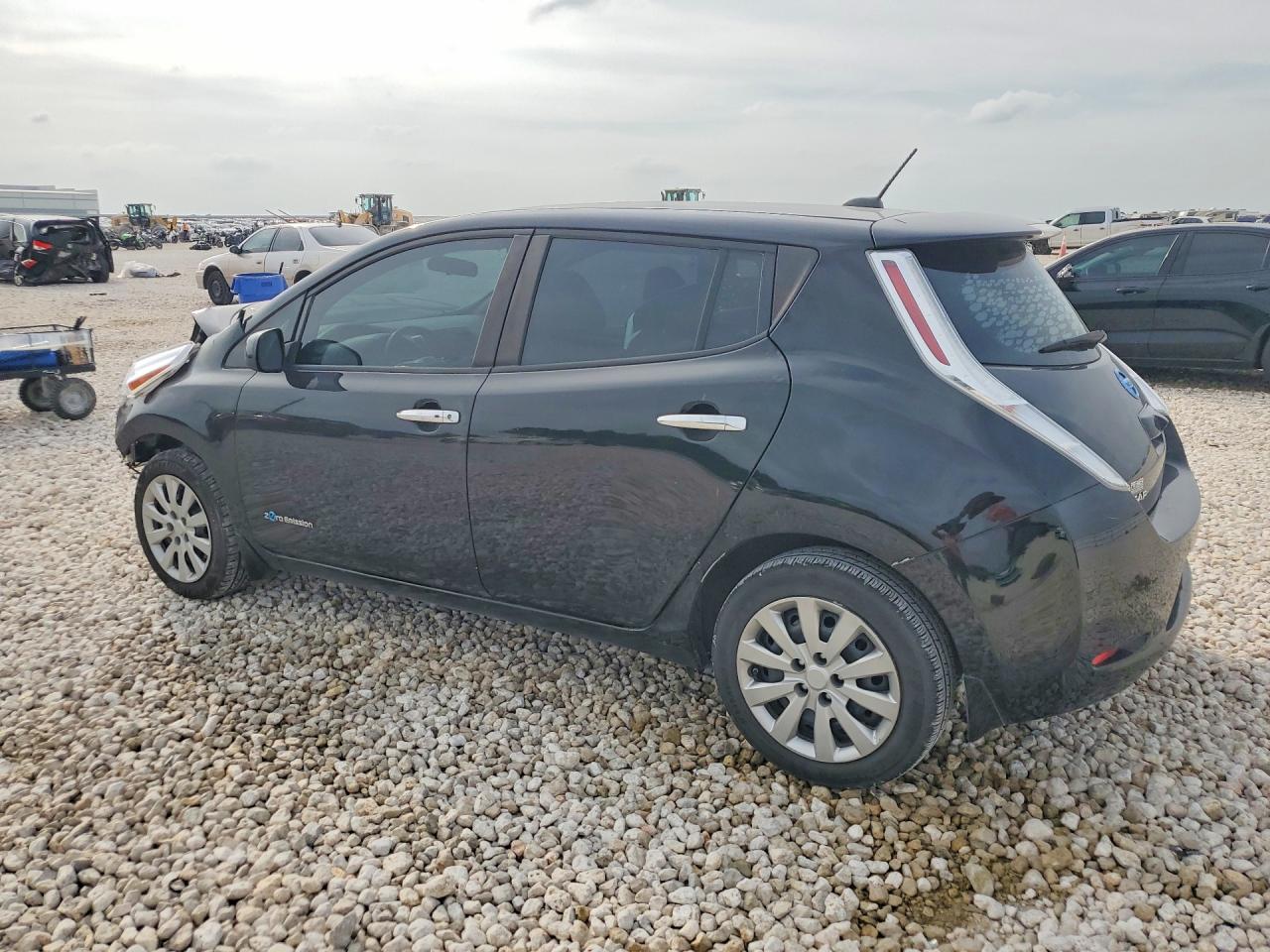 2017 NISSAN LEAF S photo 3