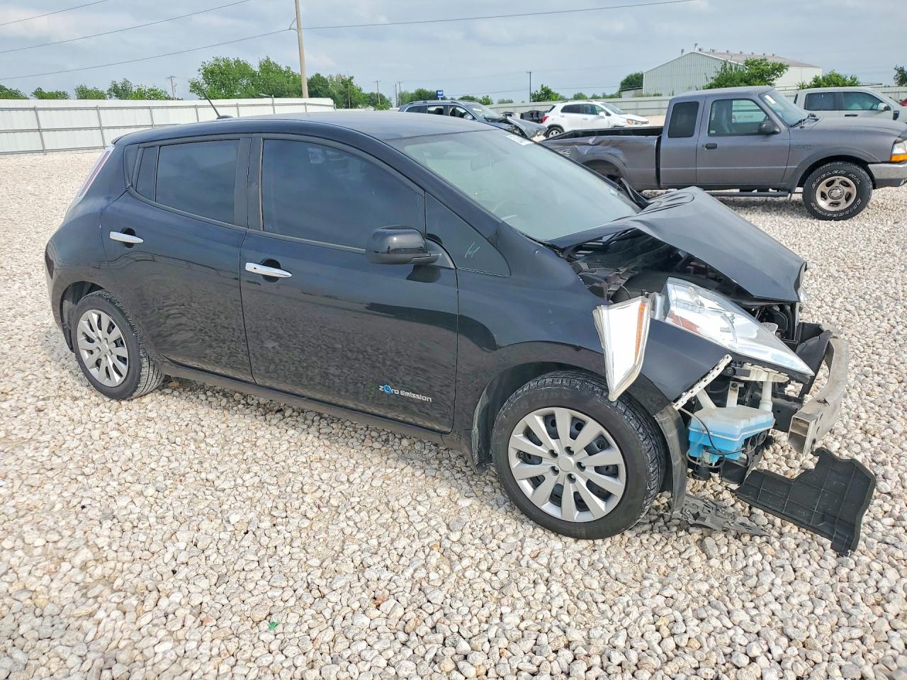 2017 NISSAN LEAF S photo 7