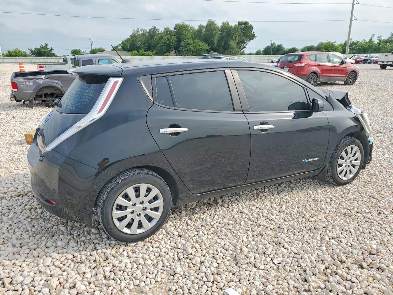 2017 NISSAN LEAF S photo 5