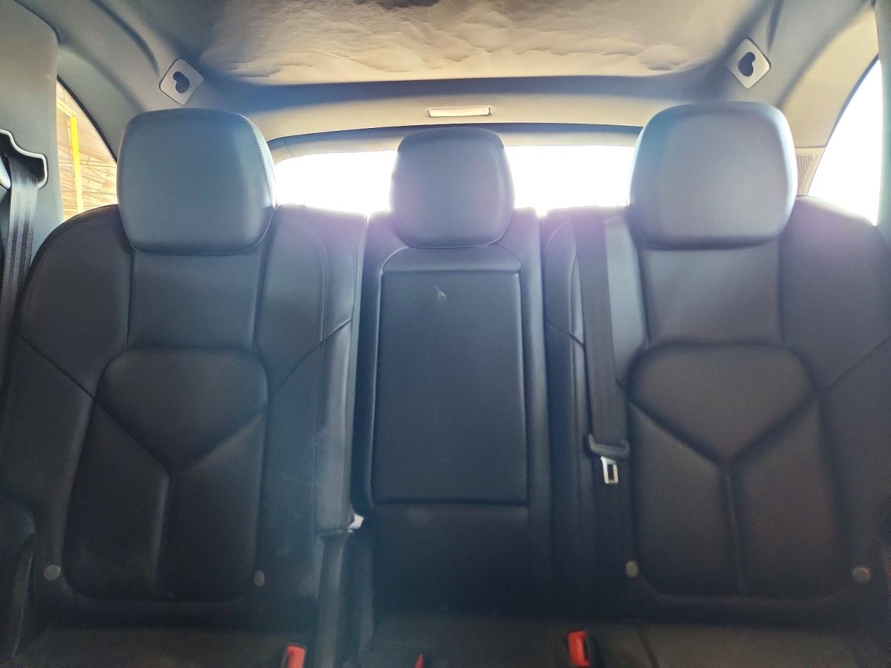 2012 PORSCHE CAYENNE photo 19