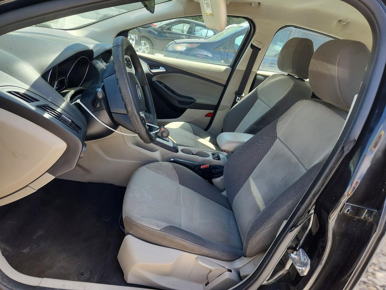 2014 FORD FOCUS SE photo 13