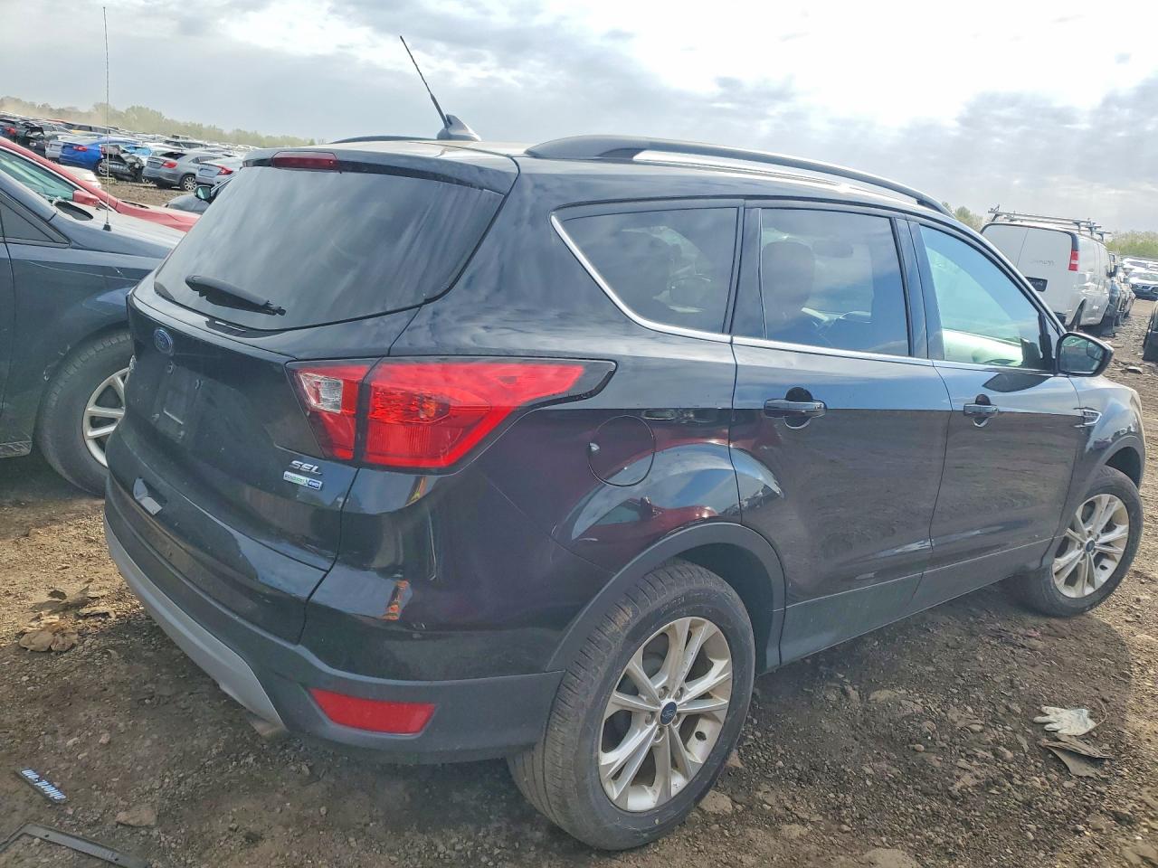 2019 FORD ESCAPE SEL photo 5
