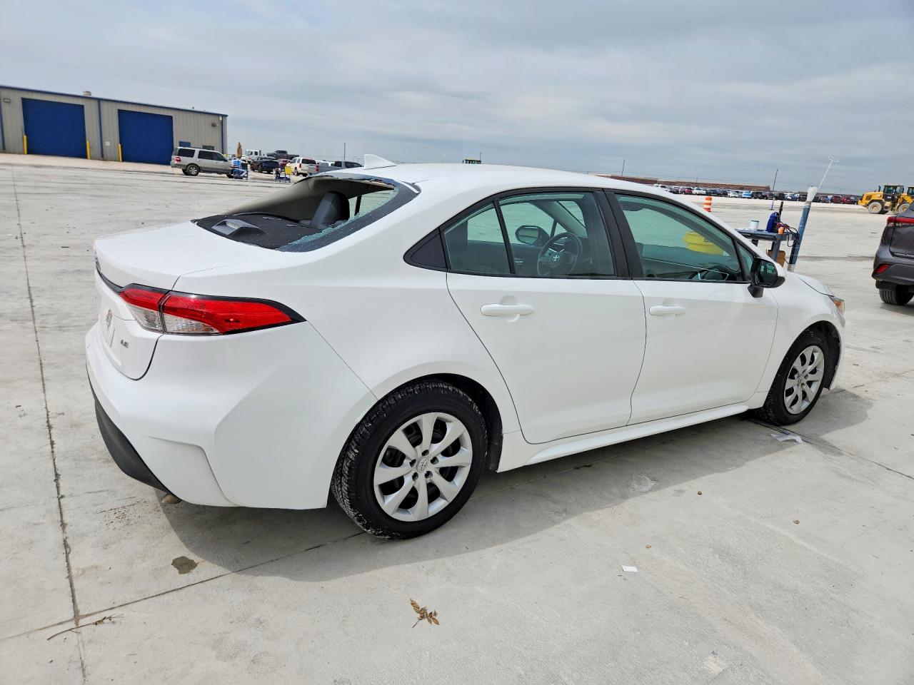 2024 TOYOTA COROLLA LE photo 5