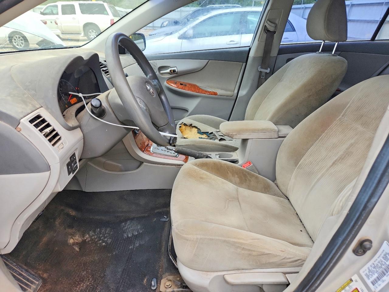 2009 TOYOTA COROLLA XLE photo 13