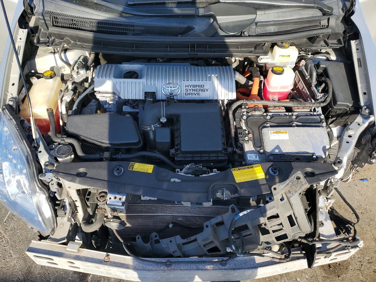 2010 TOYOTA PRIUS III photo 21